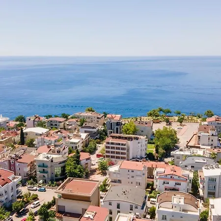 Central Flat With Balcony And Terrace In Muratpasa Antalya